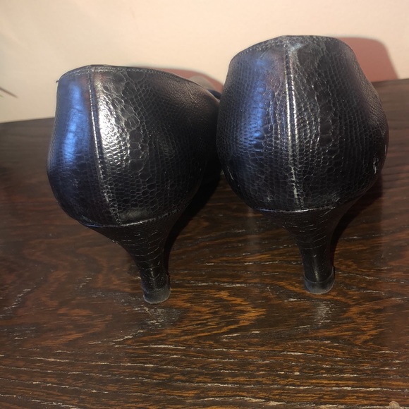 Salvatore Ferragamo Black Pumps Size 6.5C - Picture 4 of 6